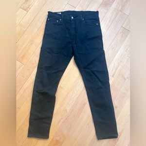 Black Levi’s 512s 33x32